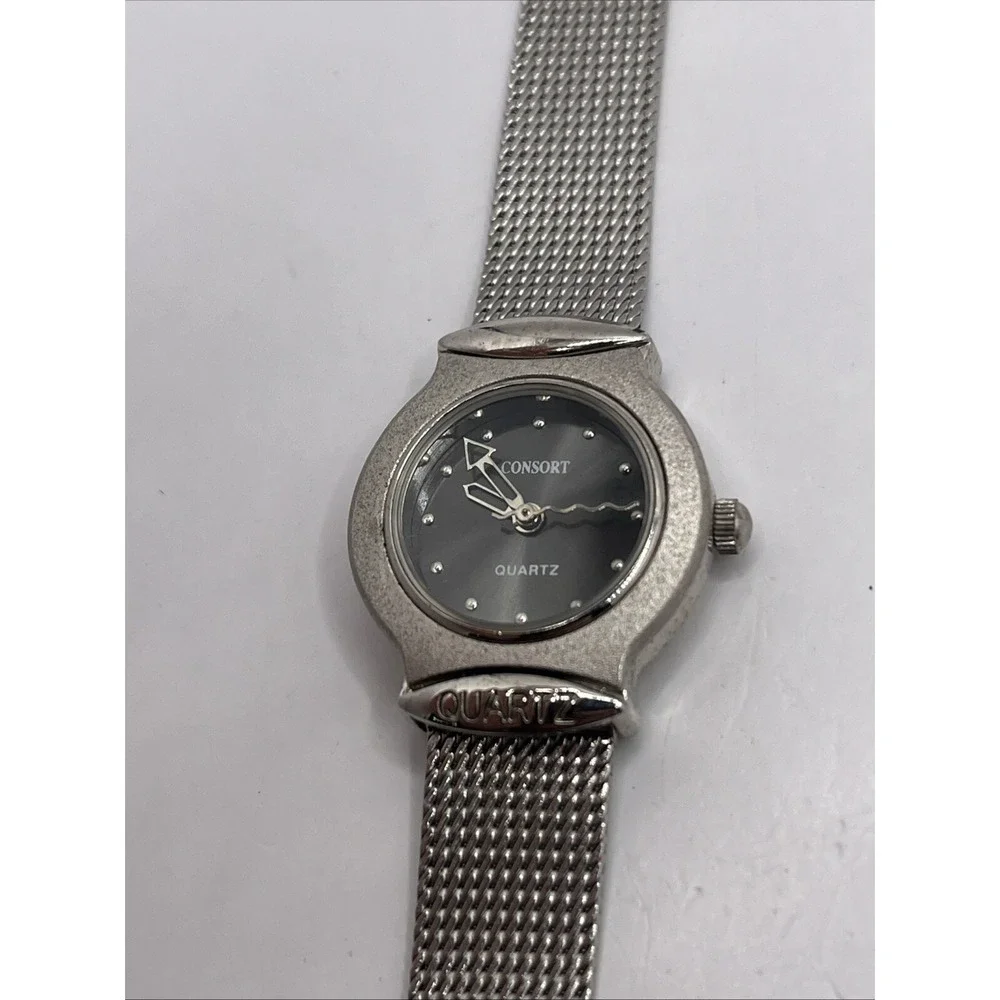 Vintage Consort Women's Watch‎ Silver 23mm Dial Mesh Metal Band- New Battery